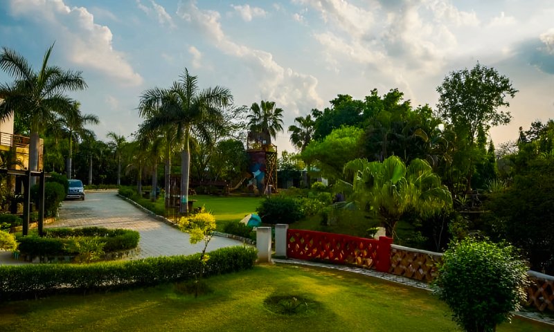 Hills Luxury Resort Gurgaon Gallery Image 3